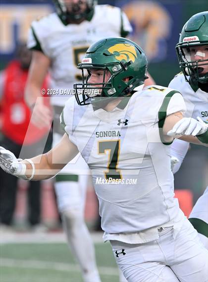 Thumbnail 1 in Sonora vs. St. Pius X-St. Matthias Academy (CIF State Div. 4-A Final) photogallery.