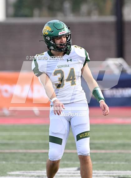 Thumbnail 1 in Sonora vs. St. Pius X-St. Matthias Academy (CIF State Div. 4-A Final) photogallery.