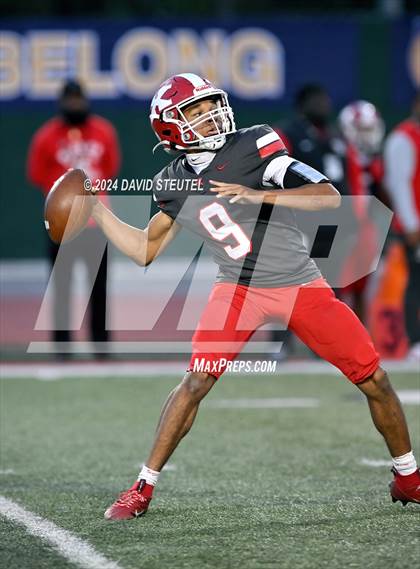 Thumbnail 1 in Sonora vs. St. Pius X-St. Matthias Academy (CIF State Div. 4-A Final) photogallery.