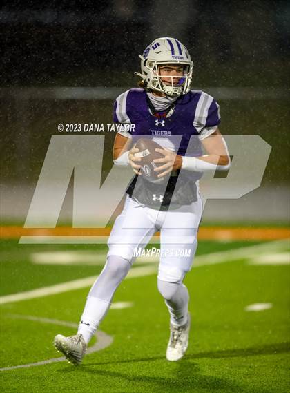 Thumbnail 3 in Callisburg vs. Jacksboro (UIL 3A Bi-District Championship) photogallery.