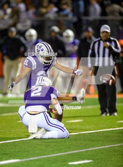 Thumbnail 3 in Callisburg vs. Jacksboro (UIL 3A Bi-District Championship) photogallery.