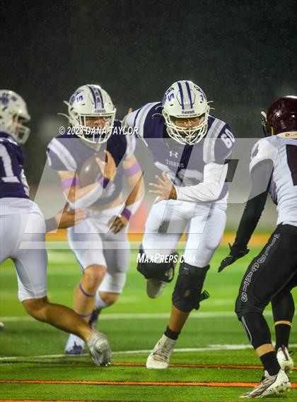 Thumbnail 3 in Callisburg vs. Jacksboro (UIL 3A Bi-District Championship) photogallery.