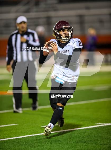 Thumbnail 2 in Callisburg vs. Jacksboro (UIL 3A Bi-District Championship) photogallery.