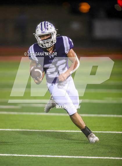Thumbnail 3 in Callisburg vs. Jacksboro (UIL 3A Bi-District Championship) photogallery.