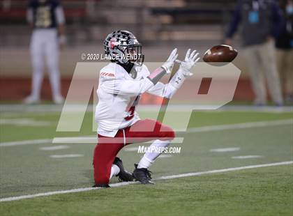 Thumbnail 2 in Loveland vs. Palmer Ridge (CHSAA 4A State Championship) photogallery.