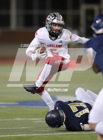 Thumbnail 2 in Loveland vs. Palmer Ridge (CHSAA 4A State Championship) photogallery.