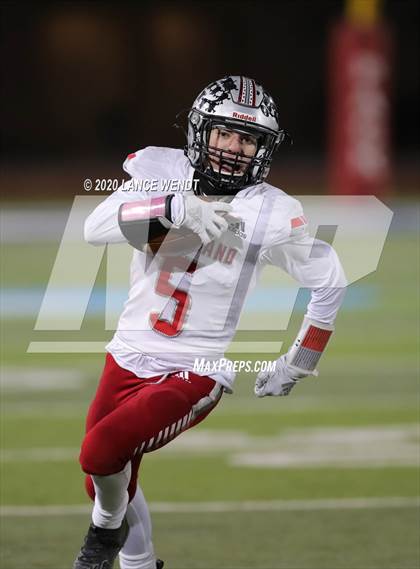 Thumbnail 3 in Loveland vs. Palmer Ridge (CHSAA 4A State Championship) photogallery.