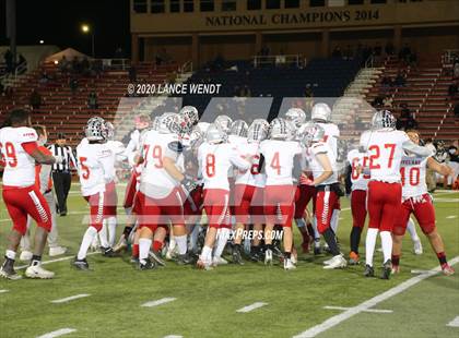 Thumbnail 3 in Loveland vs. Palmer Ridge (CHSAA 4A State Championship) photogallery.