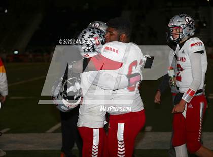 Thumbnail 3 in Loveland vs. Palmer Ridge (CHSAA 4A State Championship) photogallery.