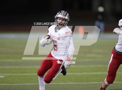 Thumbnail 3 in Loveland vs. Palmer Ridge (CHSAA 4A State Championship) photogallery.