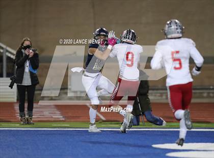 Thumbnail 2 in Loveland vs. Palmer Ridge (CHSAA 4A State Championship) photogallery.