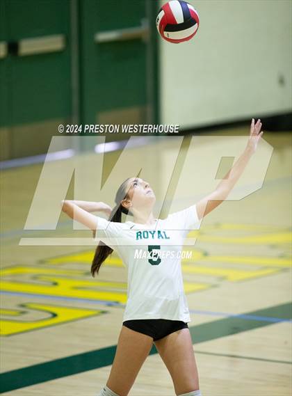 Thumbnail 3 in Royal @ Moorpark photogallery.