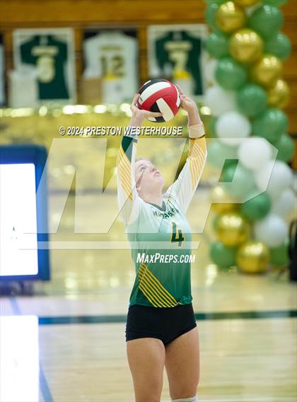 Thumbnail 2 in Royal @ Moorpark photogallery.