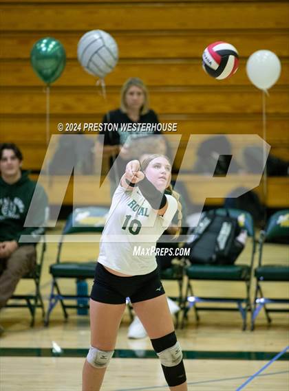 Thumbnail 2 in Royal @ Moorpark photogallery.