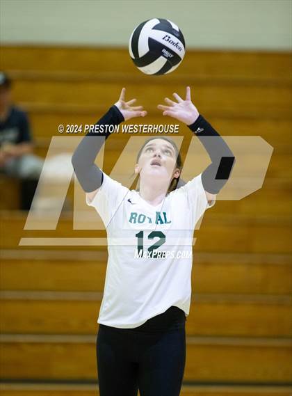 Thumbnail 3 in Royal @ Moorpark photogallery.