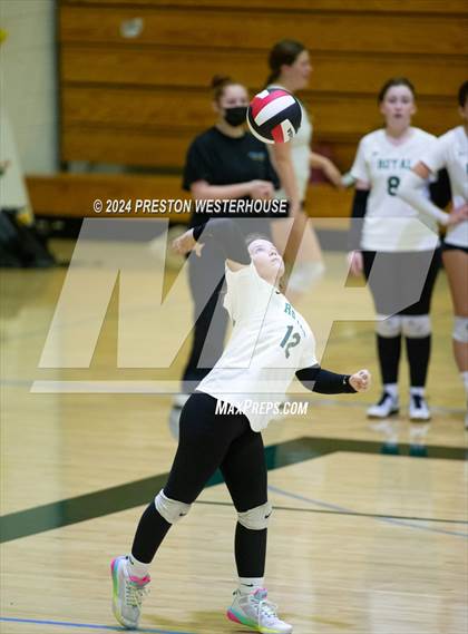 Thumbnail 3 in Royal @ Moorpark photogallery.