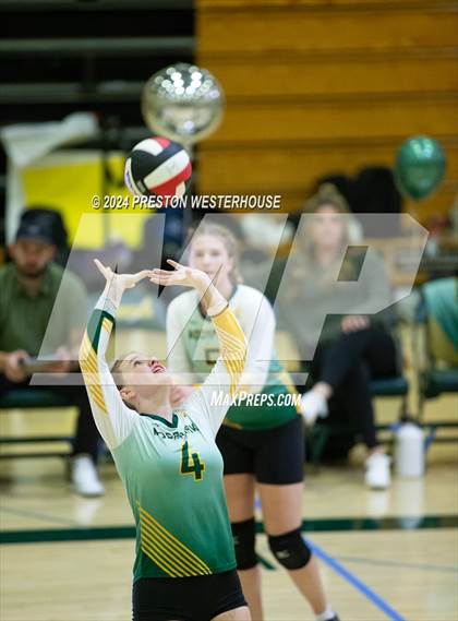 Thumbnail 3 in Royal @ Moorpark photogallery.