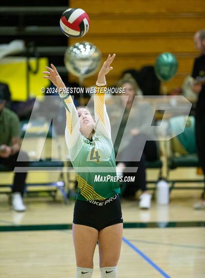Thumbnail 2 in Royal @ Moorpark photogallery.