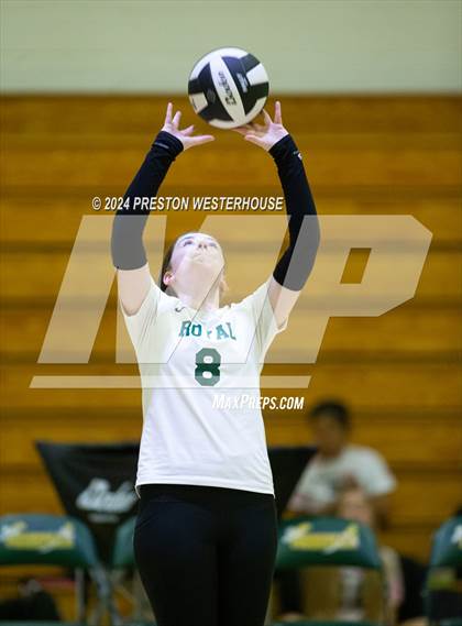 Thumbnail 1 in Royal @ Moorpark photogallery.