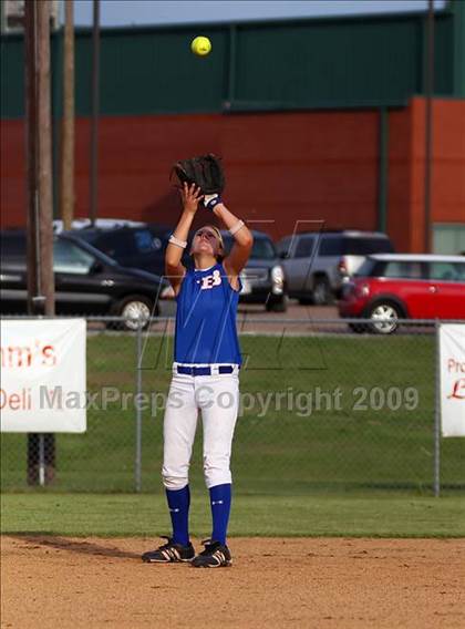 Thumbnail 2 in Bartlett vs. Brighton (Region 7AAA 1st Round) photogallery.