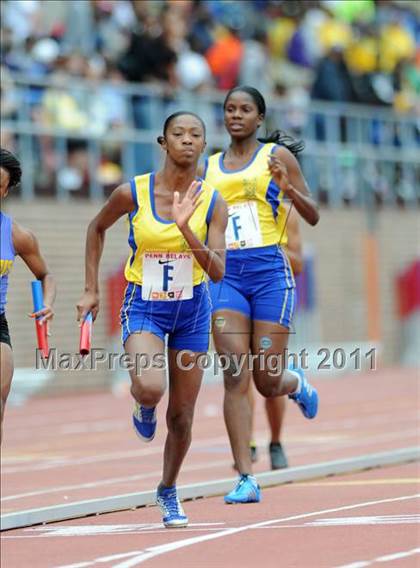 Thumbnail 3 in 117th Penn Relays (Girls 4x100m Final) photogallery.