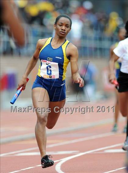 Thumbnail 2 in 117th Penn Relays (Girls 4x100m Final) photogallery.