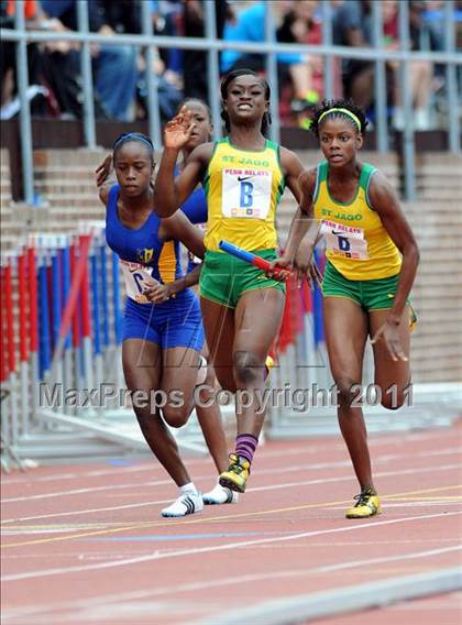 Thumbnail 2 in 117th Penn Relays (Girls 4x100m Final) photogallery.