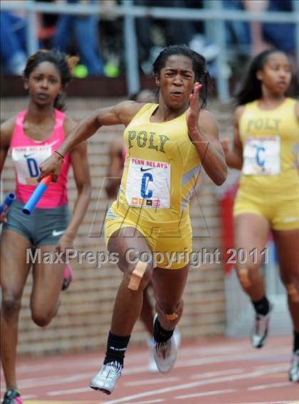 Thumbnail 2 in 117th Penn Relays (Girls 4x100m Final) photogallery.