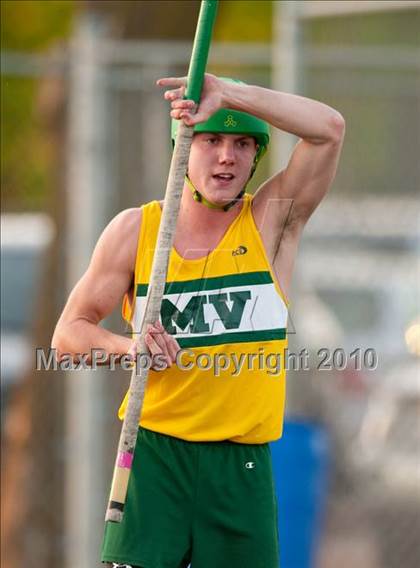 Thumbnail 2 in True Team Section 6AAA (Boys Pole Vault) photogallery.
