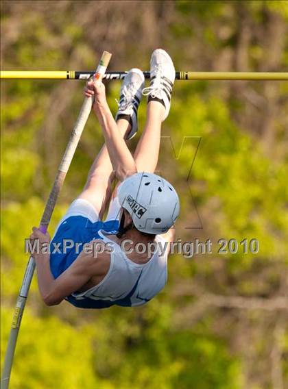 Thumbnail 2 in True Team Section 6AAA (Boys Pole Vault) photogallery.