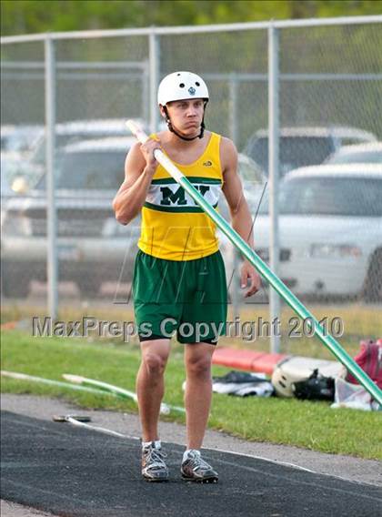 Thumbnail 3 in True Team Section 6AAA (Boys Pole Vault) photogallery.