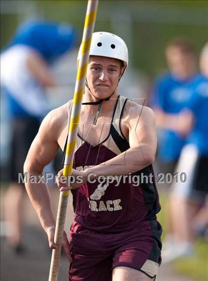 Thumbnail 2 in True Team Section 6AAA (Boys Pole Vault) photogallery.