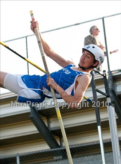 Thumbnail 1 in True Team Section 6AAA (Boys Pole Vault) photogallery.