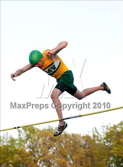 Thumbnail 3 in True Team Section 6AAA (Boys Pole Vault) photogallery.