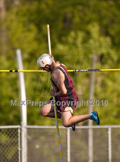 Thumbnail 3 in True Team Section 6AAA (Boys Pole Vault) photogallery.