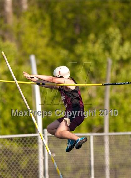 Thumbnail 1 in True Team Section 6AAA (Boys Pole Vault) photogallery.