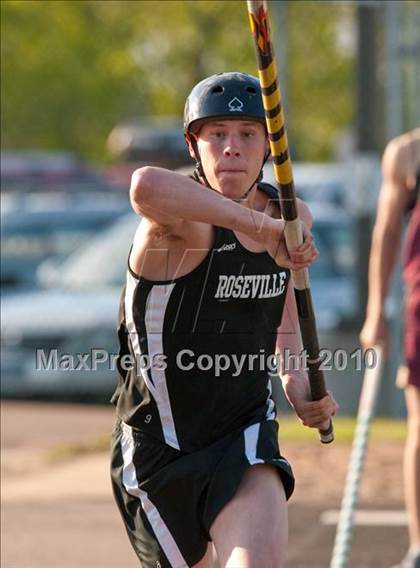 Thumbnail 1 in True Team Section 6AAA (Boys Pole Vault) photogallery.