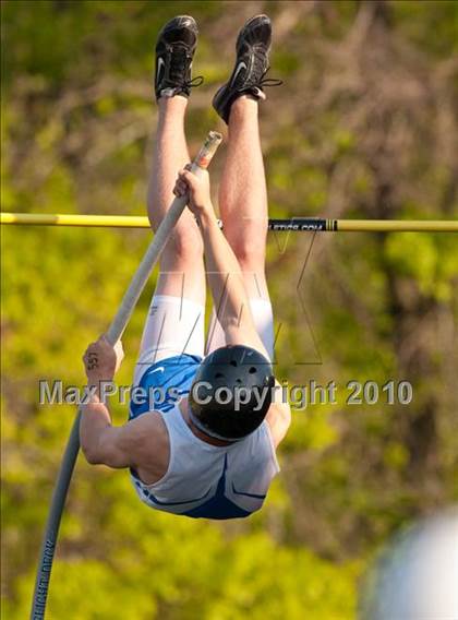 Thumbnail 3 in True Team Section 6AAA (Boys Pole Vault) photogallery.