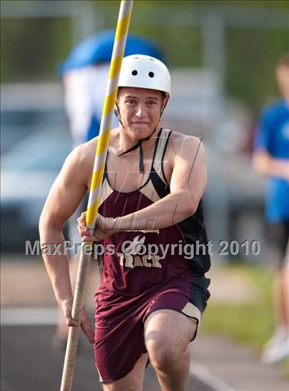 Thumbnail 1 in True Team Section 6AAA (Boys Pole Vault) photogallery.