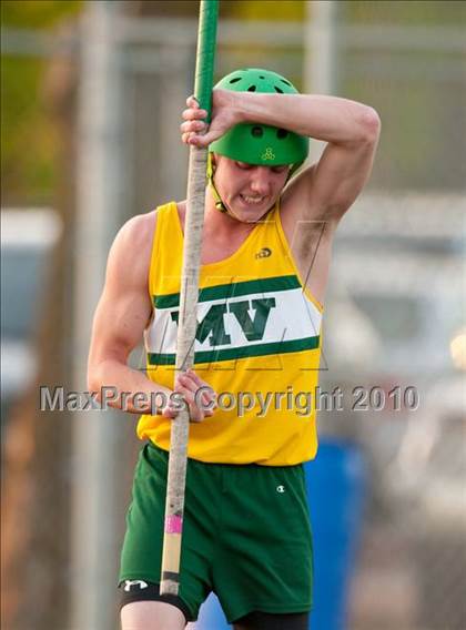 Thumbnail 1 in True Team Section 6AAA (Boys Pole Vault) photogallery.