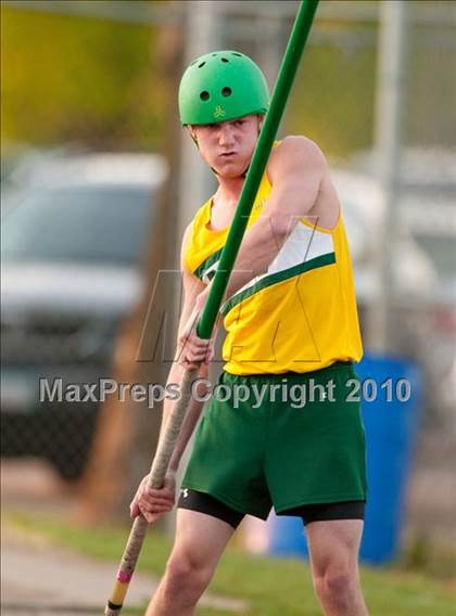 Thumbnail 3 in True Team Section 6AAA (Boys Pole Vault) photogallery.