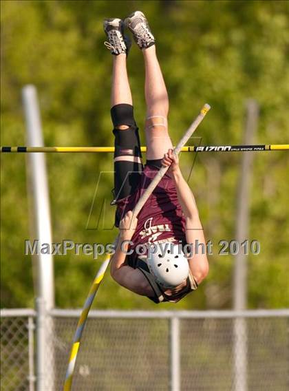 Thumbnail 2 in True Team Section 6AAA (Boys Pole Vault) photogallery.