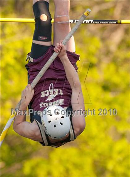 Thumbnail 3 in True Team Section 6AAA (Boys Pole Vault) photogallery.