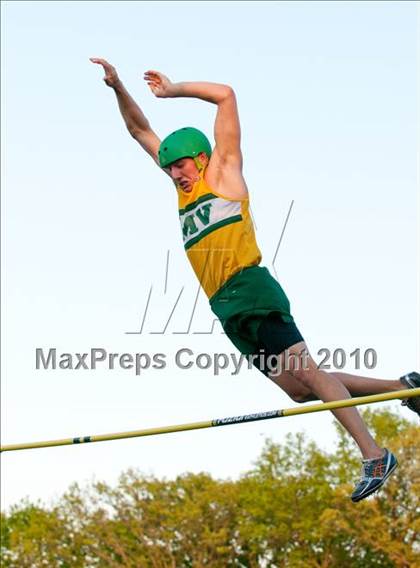 Thumbnail 1 in True Team Section 6AAA (Boys Pole Vault) photogallery.