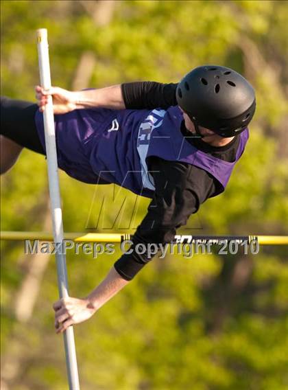 Thumbnail 2 in True Team Section 6AAA (Boys Pole Vault) photogallery.