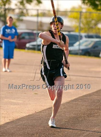 Thumbnail 1 in True Team Section 6AAA (Boys Pole Vault) photogallery.