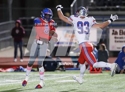 Thumbnail 3 in Westlake vs Hays photogallery.