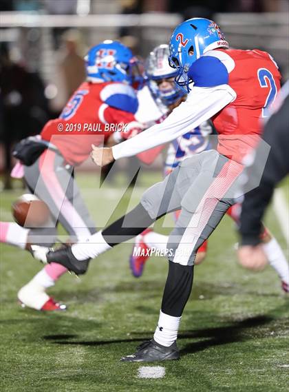 Thumbnail 1 in Westlake vs Hays photogallery.