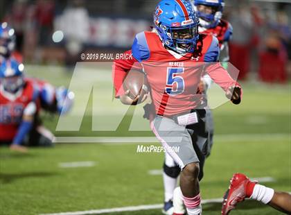 Thumbnail 1 in Westlake vs Hays photogallery.