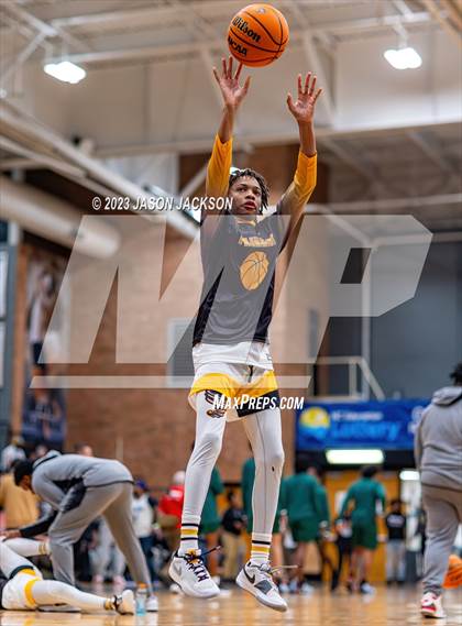 Thumbnail 2 in Pinecrest vs Fairmont (Robeson County Shootout) photogallery.